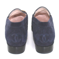 Mocassins CHANEL en veau velours bleu marine T 37,5