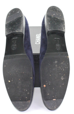 Mocassins CHANEL en veau velours bleu marine T 37,5