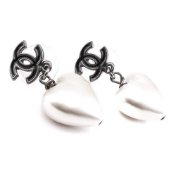 Boucles d'oreille coeur CHANEL