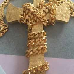 MARGUERITE DE VALOIS chained gilded cross necklace