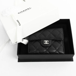 Petit portefeuille CHANEL cuir grainé noir