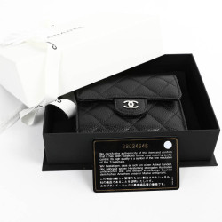 Petit portefeuille CHANEL cuir grainé noir