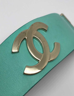 Manchette CHANEL cuir lisse vert clair