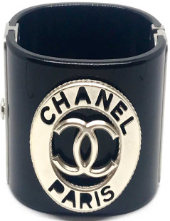 Manchette noire CHANEL