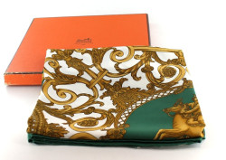 Foulard HERMES en soie Les Tuileries