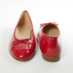 Ballerines T 39.5 CHANEL cuir verni rouge