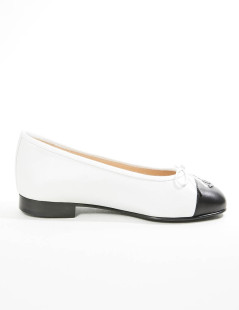 Ballerines CHANEL T40 cuir bicolore blanc et noir