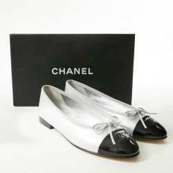 Ballerines T38.5 CHANEL Bicolores argent noir