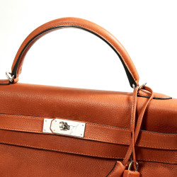 Kelly 40 HERMES cuir grainé fauve