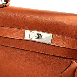 Kelly 40 HERMES cuir grainé fauve