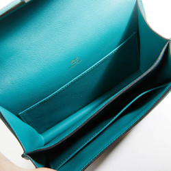 Sac à main Constance HERMES cuir doblis vert malachite bleu océan