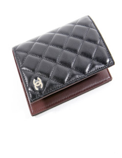 Porte passeport CHANEL cuir matelassé noir