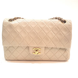 Timeless CHANEL cuir d'agneau matelassé gold