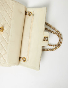 Chanel Timeless classic bag in beige