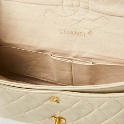 Timeless CHANEL cuir d'agneau matelassé gold