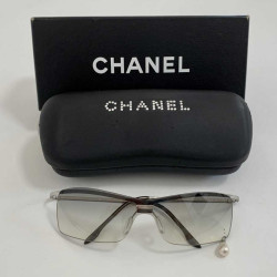 Lunettes de soleil CHANEL