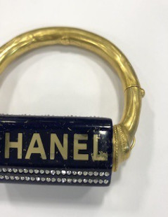 CHANEL bracelet bleu céramique et strass