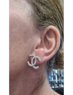 boucles d'oreille clous CHANEL GM strass