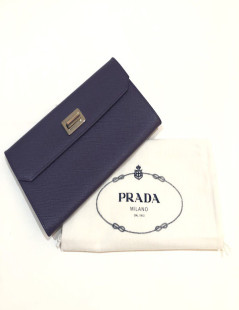 PRADA clutch in purple saffiano leather