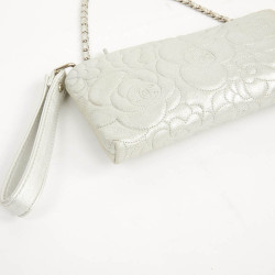 Pochette CHANEL cuir camélias argent