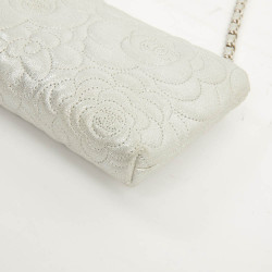 Pochette CHANEL cuir camélias argent