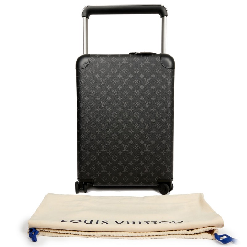 Louis Vuitton travel bag, 47 x 63 cm.