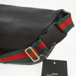 Ceinture banane Gucci noir grainé