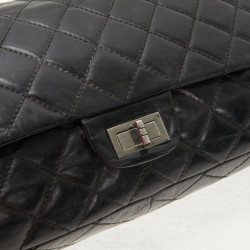 2.55 Chanel cuir vieilli noir