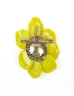 Broche LOULOU de la FALAISE pâte de verre jaune