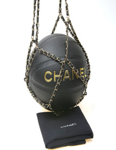 CHANEL Black BasketBall with its Chain in Leather and Metal