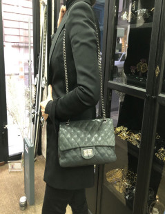 Sac à main 2.55 CHANEL  Mademoiselle cuir caviar