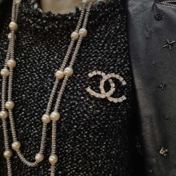 printemps 2020 Broche CHANEL doré et cristal