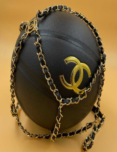 CHANEL Black BasketBall with its Chain in Leather and Metal