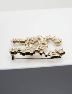 CHANEL Large CC Brooch in Gilt Metal, Pearls and Rhinestones