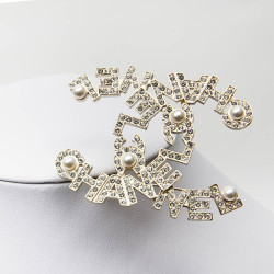 CHANEL Large CC Brooch in Gilt Metal, Pearls and Rhinestones