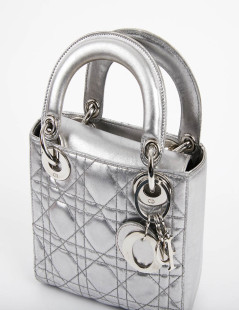 Mini Lady DIOR en cuir argent 