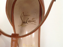 Sandales CHRISTIAN LOUBOUTIN T 38 cuir gold