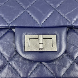 2.55 Bleu CHANEL cuir froisé