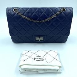 2.55 Bleu CHANEL cuir froisé