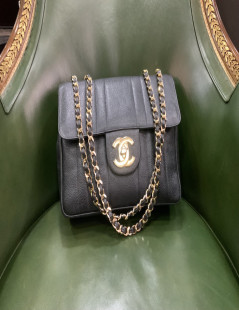 CHANEL Jumbo bag in black grained leather