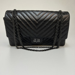 2.55 CHANEL chevrons all black