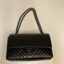 2.55 CHANEL chevrons all black