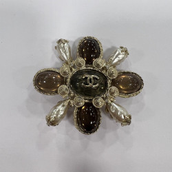 Broche croix CHANEL 