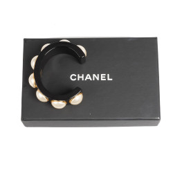 Bracelet CHANEL incrusté perles nacrées