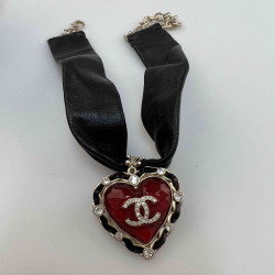 Collier ras de cou CHANEL coeur 