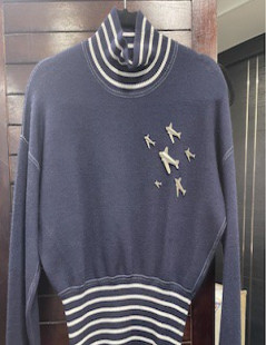 Pull "Airlines" CHANEL bleu marine et rayé blanc