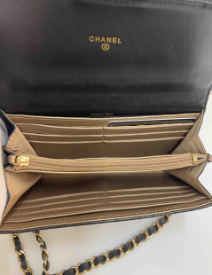 CHANEL Wallet on chain black leather and pearly beads