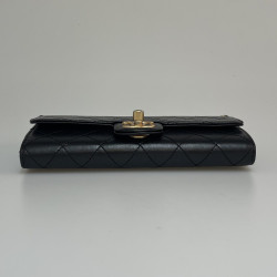 CHANEL Wallet on chain black leather and pearly beads