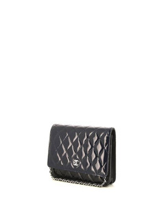 WOC Wallet on chain CHANEL cuir noir verni