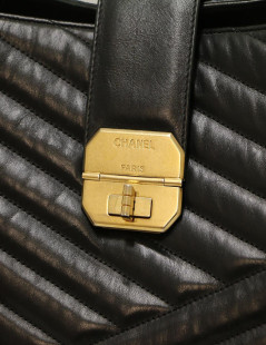 CHANEL two-tone herringbone black tote bag